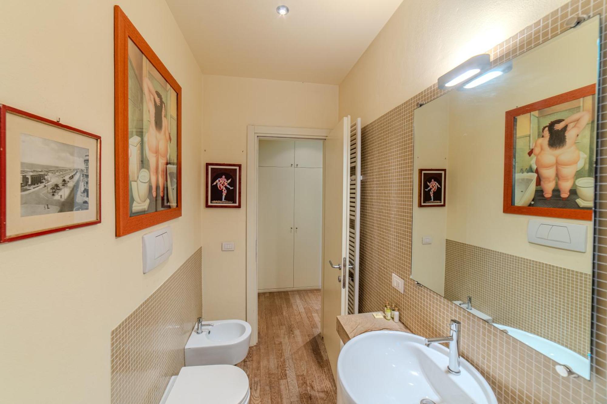 Charming With Scenic Views In Apartment Lucca