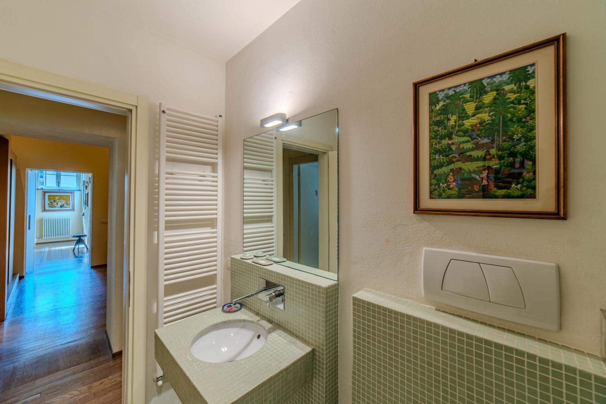Charming With Scenic Views In Apartment Lucca