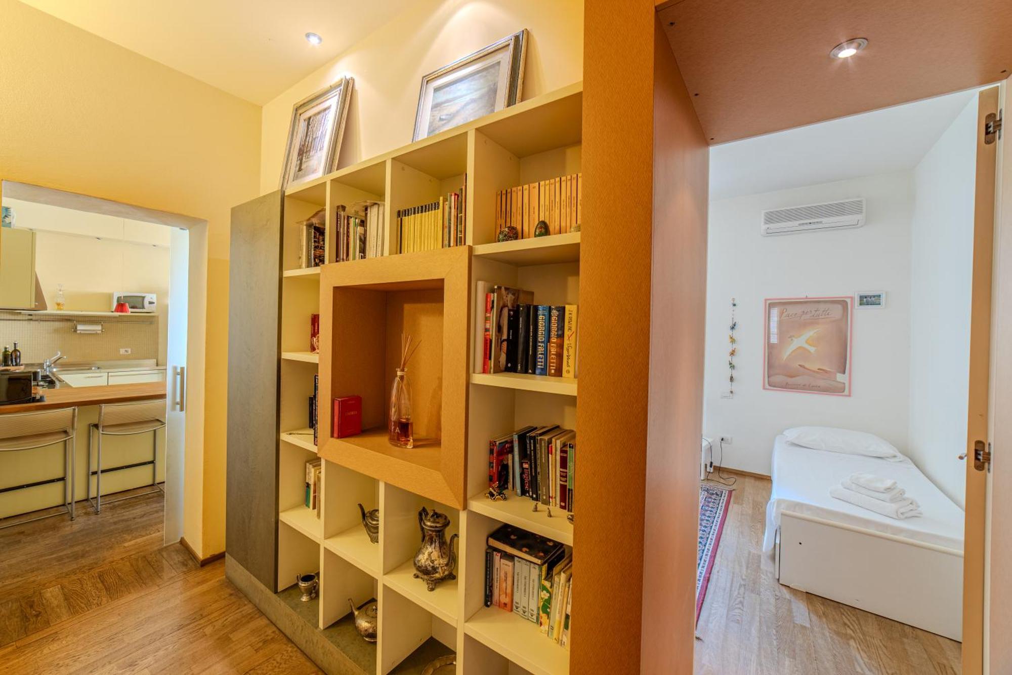 Charming With Scenic Views In Apartment Lucca