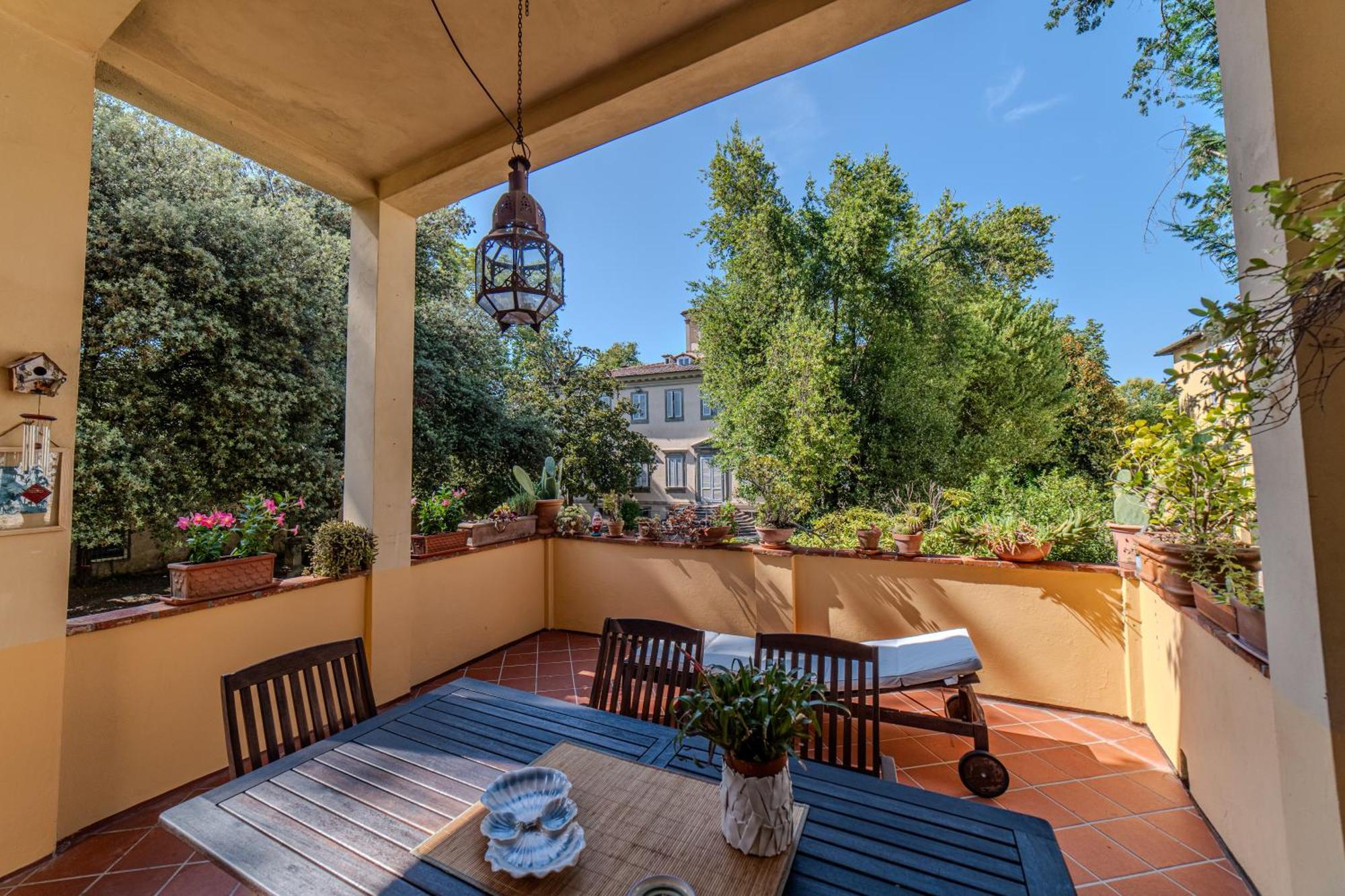 Apartment Charming With Scenic Views In