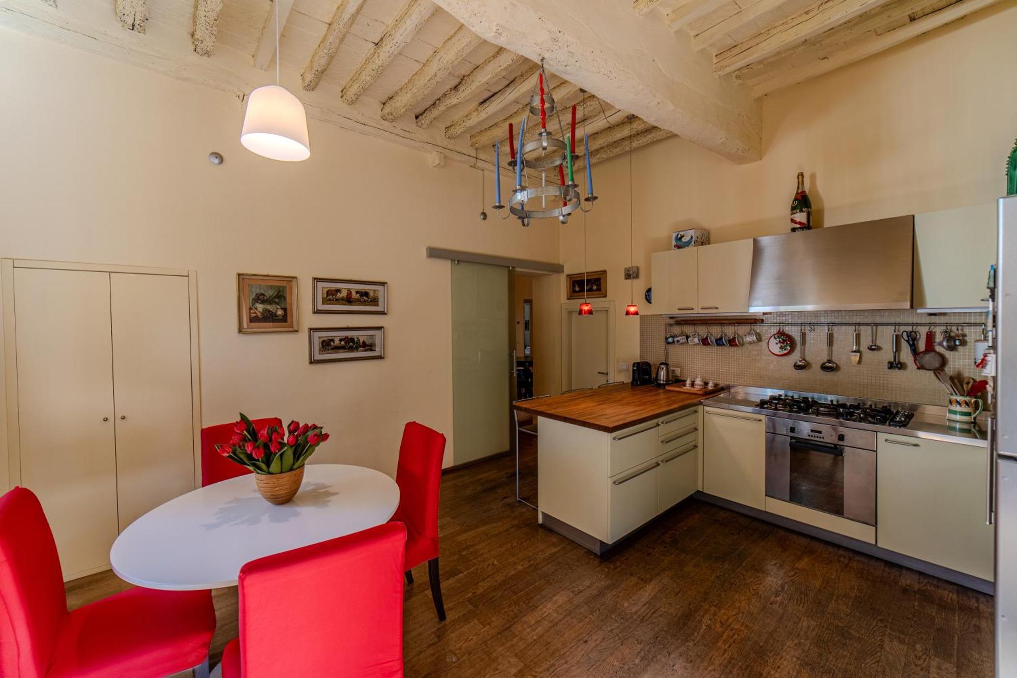 Apartment Charming With Scenic Views In